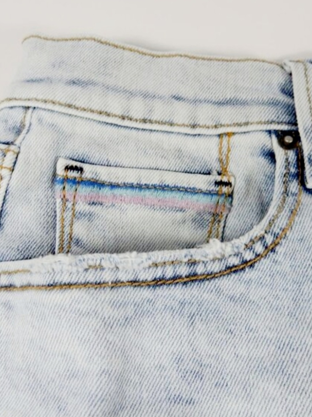 Driftwood Goldie Stardust Highwaisted Distressed Women's Denim Shorts Size W25 - Picture 5 of 10
